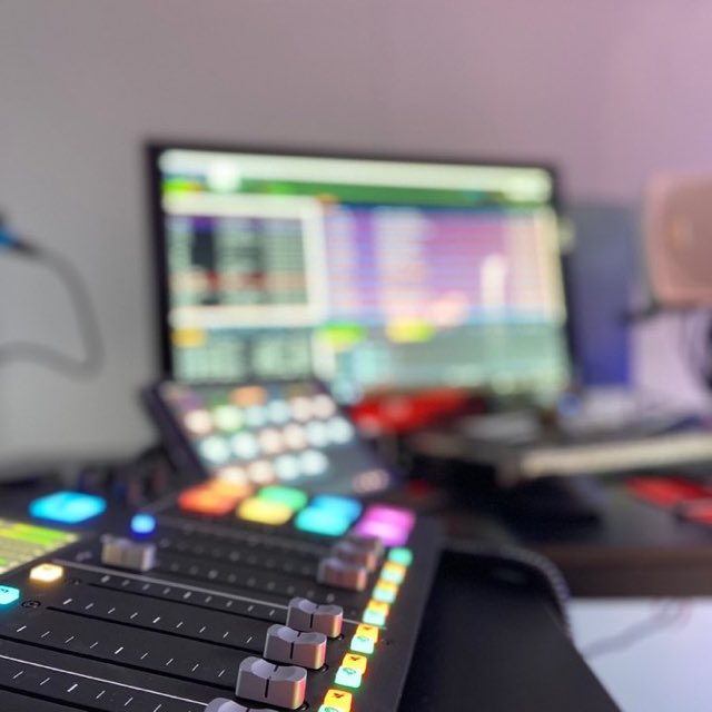Console et écran de diffusion